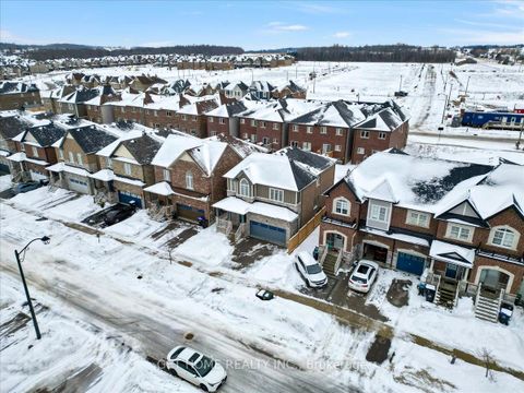 Photo 3 at 1252 Peelar Crescent, Lefroy, Innisfil