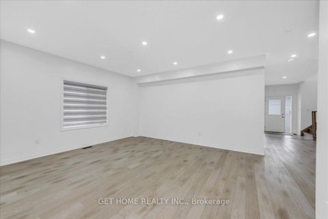 Photo 12 at 1252 Peelar Crescent, Lefroy, Innisfil