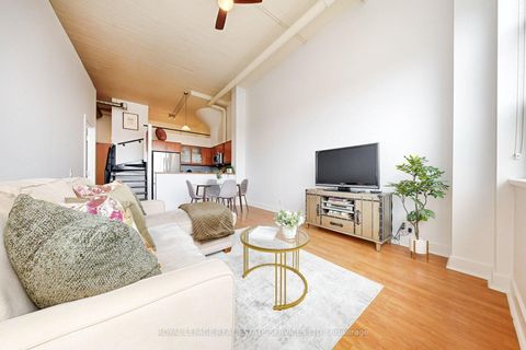 Photo 9 at 205 - 1001 Roselawn Avenue, Belgravia, Toronto