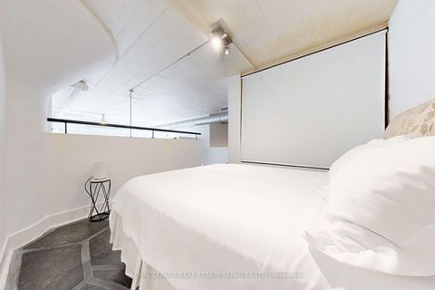 Photo 16 at 205 - 1001 Roselawn Avenue, Belgravia, Toronto