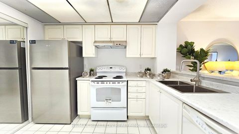 Photo 9 at PH03 - 28 Hollywood Avenue, Willowdale East, Toronto