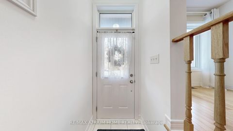 Photo 2 at 17 Kawneer Terrace, Dorset Park, Toronto