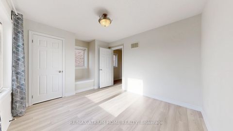 Photo 22 at 17 Kawneer Terrace, Dorset Park, Toronto