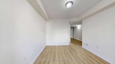 Photo 40 at 17 Kawneer Terrace, Dorset Park, Toronto