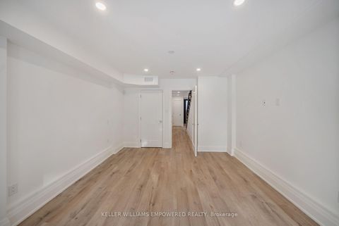 Photo 8 at 4 Leafield Drive, L'Amoreaux, Toronto