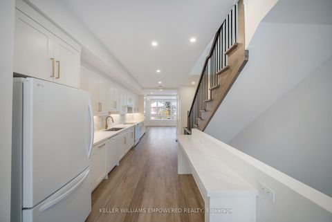 Photo 13 at 4 Leafield Drive, L'Amoreaux, Toronto