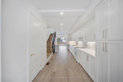 Photo 15 at 4 Leafield Drive, L'Amoreaux, Toronto