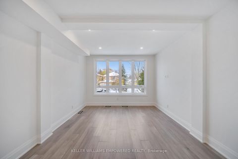 Photo 17 at 4 Leafield Drive, L'Amoreaux, Toronto