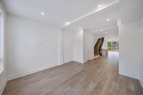 Photo 18 at 4 Leafield Drive, L'Amoreaux, Toronto