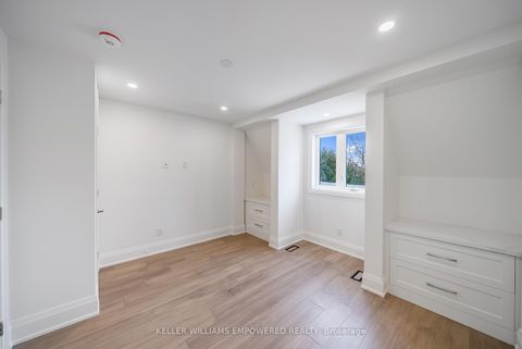 Photo 25 at 4 Leafield Drive, L'Amoreaux, Toronto