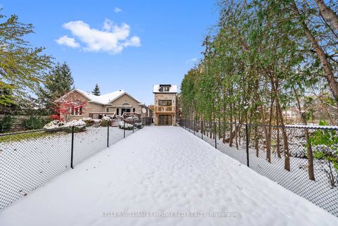 Photo 34 at 4 Leafield Drive, L'Amoreaux, Toronto