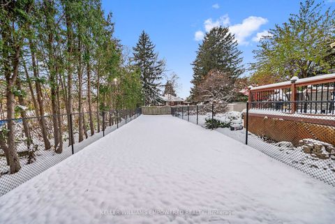 Photo 35 at 4 Leafield Drive, L'Amoreaux, Toronto