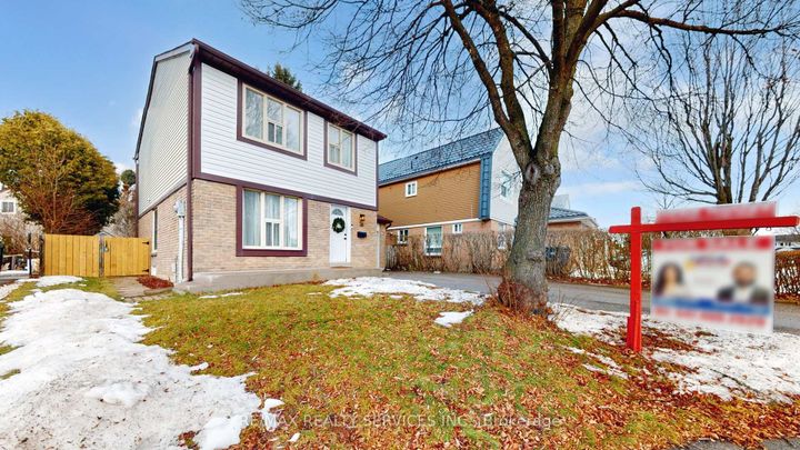 Photo 1 at 26 Mayfair Crescent, Central Park, Brampton