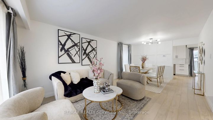 Photo 8 at 26 Mayfair Crescent, Central Park, Brampton