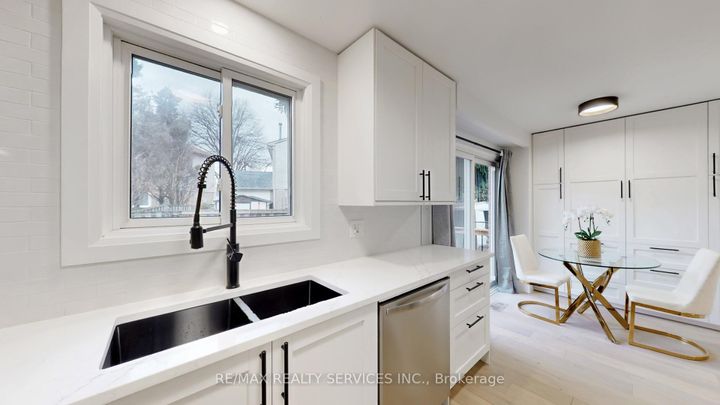 Photo 15 at 26 Mayfair Crescent, Central Park, Brampton