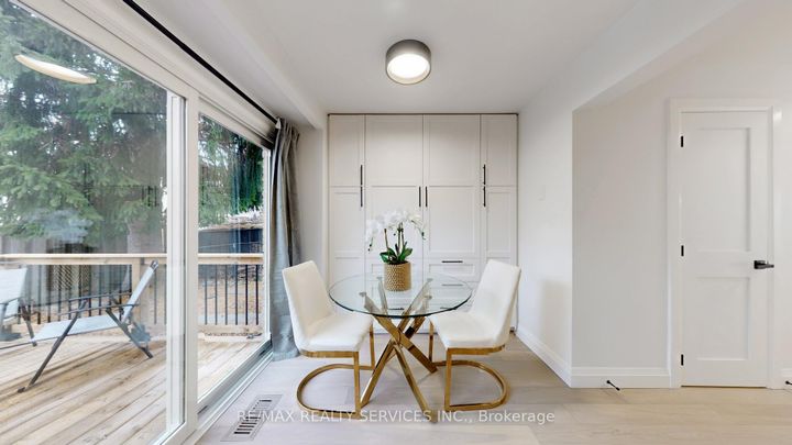 Photo 18 at 26 Mayfair Crescent, Central Park, Brampton