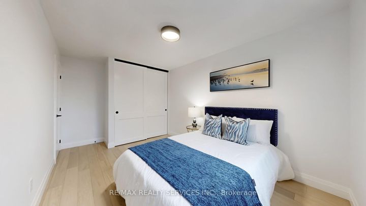 Photo 28 at 26 Mayfair Crescent, Central Park, Brampton