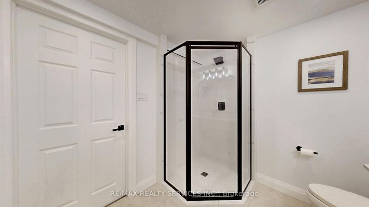 Photo 39 at 26 Mayfair Crescent, Central Park, Brampton