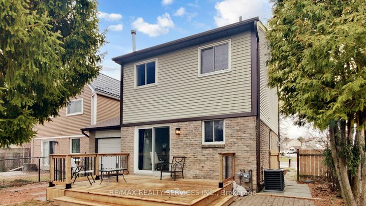 Photo 44 at 26 Mayfair Crescent, Central Park, Brampton