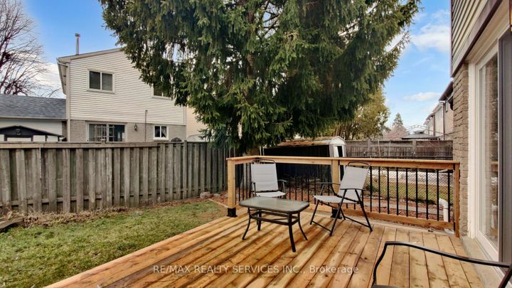 Photo 46 at 26 Mayfair Crescent, Central Park, Brampton