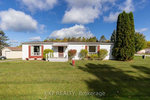 Photo 1 at 11 Geneva Court, Sutton & Jackson's Point, Georgina