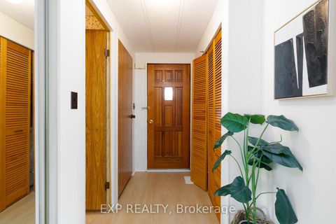 Photo 5 at 11 Geneva Court, Sutton & Jackson's Point, Georgina