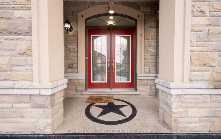 Photo 2 at 44 Hammerhead Road, Northwest Brampton, Brampton