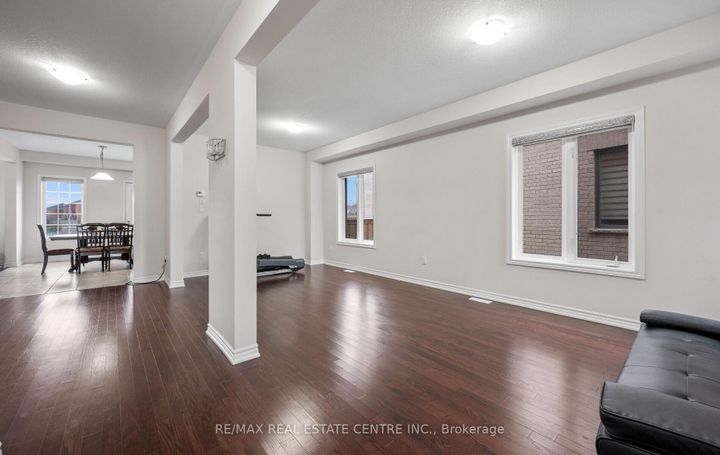 Photo 4 at 44 Hammerhead Road, Northwest Brampton, Brampton