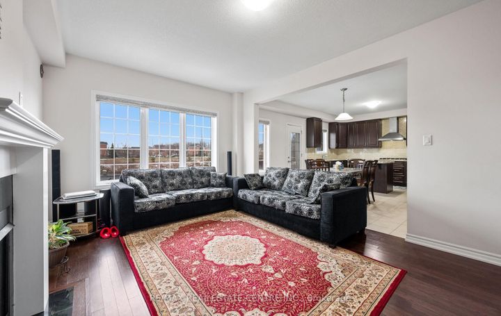 Photo 9 at 44 Hammerhead Road, Northwest Brampton, Brampton