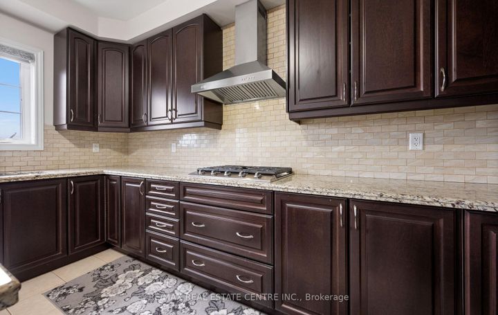 Photo 16 at 44 Hammerhead Road, Northwest Brampton, Brampton