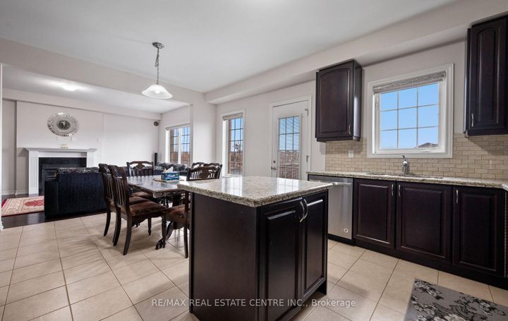 Photo 18 at 44 Hammerhead Road, Northwest Brampton, Brampton