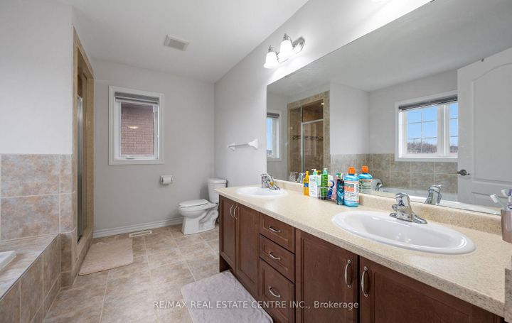 Photo 25 at 44 Hammerhead Road, Northwest Brampton, Brampton