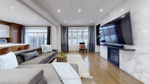 Photo 2 at 125 Cranbrook Crescent, Kleinburg, Vaughan