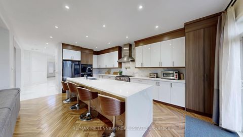 Photo 7 at 125 Cranbrook Crescent, Kleinburg, Vaughan