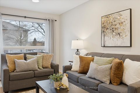 Photo 5 at 722 Walpole Crescent, Wyndham, Newmarket