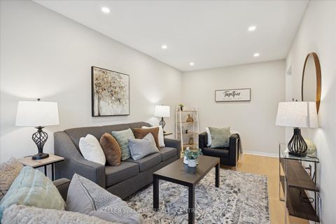 Photo 6 at 722 Walpole Crescent, Wyndham, Newmarket