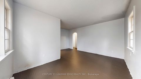 Photo 4 at 277 Gibbons Street, McLaughlin, Oshawa