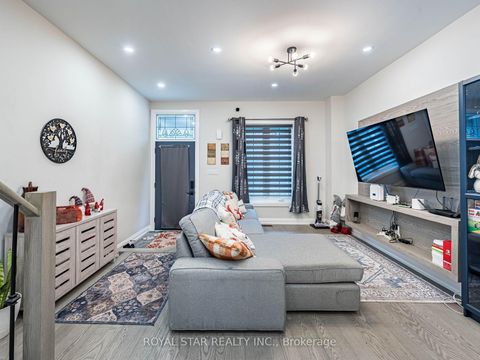 Photo 5 at 74 Montrose Avenue, Bellwoods, Toronto