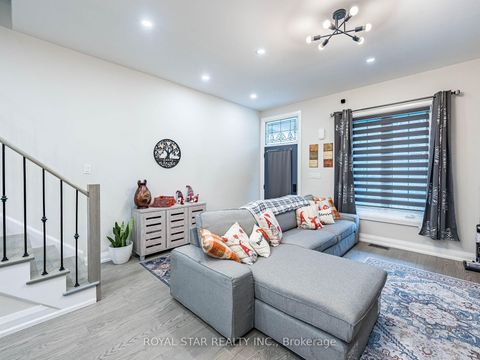 Photo 6 at 74 Montrose Avenue, Bellwoods, Toronto