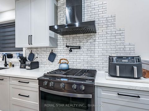 Photo 15 at 74 Montrose Avenue, Bellwoods, Toronto