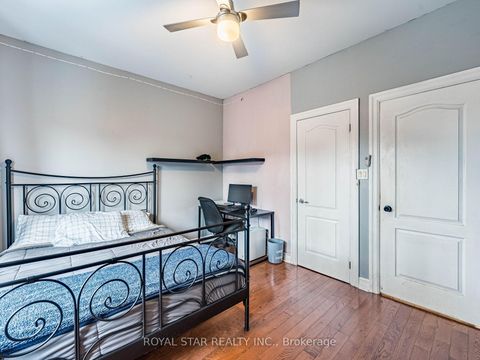 Photo 21 at 74 Montrose Avenue, Bellwoods, Toronto