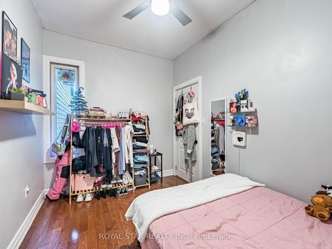 Photo 25 at 74 Montrose Avenue, Bellwoods, Toronto