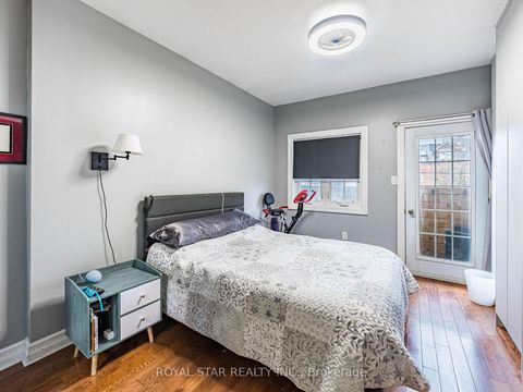 Photo 29 at 74 Montrose Avenue, Bellwoods, Toronto