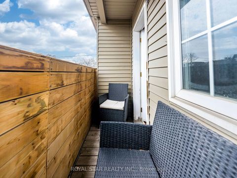 Photo 32 at 74 Montrose Avenue, Bellwoods, Toronto