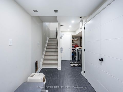 Photo 36 at 74 Montrose Avenue, Bellwoods, Toronto