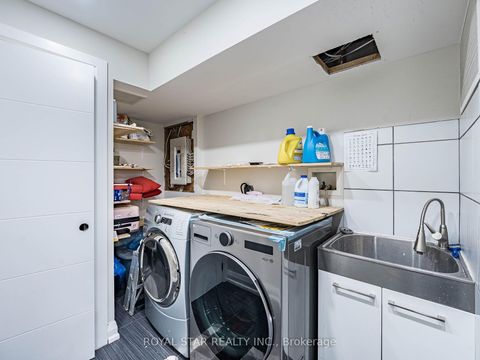 Photo 37 at 74 Montrose Avenue, Bellwoods, Toronto