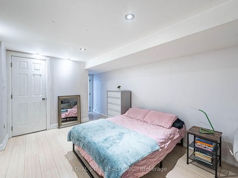 Photo 39 at 74 Montrose Avenue, Bellwoods, Toronto