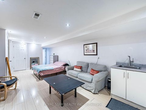 Photo 43 at 74 Montrose Avenue, Bellwoods, Toronto