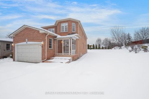 Photo 3 at 22 Samuel Teitel Court, Rouge E11, Toronto