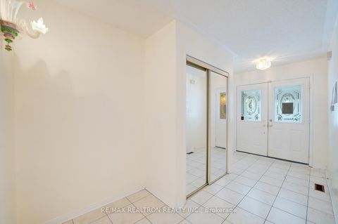 Photo 5 at 22 Samuel Teitel Court, Rouge E11, Toronto